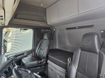 S660 V8 6x2 BOOGIE / RETARDER / FULL AIR SUSPENSION